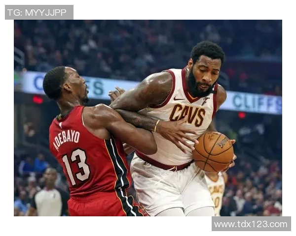 骑士与勇士激战正酣腾讯网全程直播精彩瞬间回顾